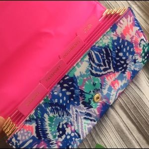 Lilly Pulitzer Multi Quill Out Travel Wallet